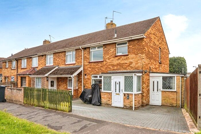 3 Bedroom End Of Terrace House For Sale In Horsebridge Road, Havant, Hampshire, PO9
