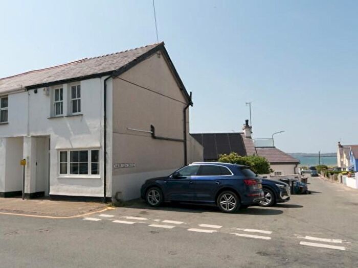 2 Bedroom End Of Terrace House To Rent In Rhosneigr, LL65
