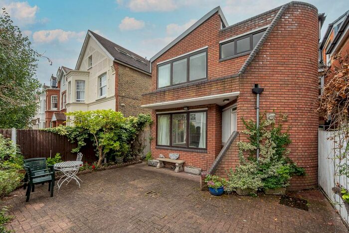 2 Bedroom Detached House To Rent In Dryburgh Road, West Putney, London, SW15