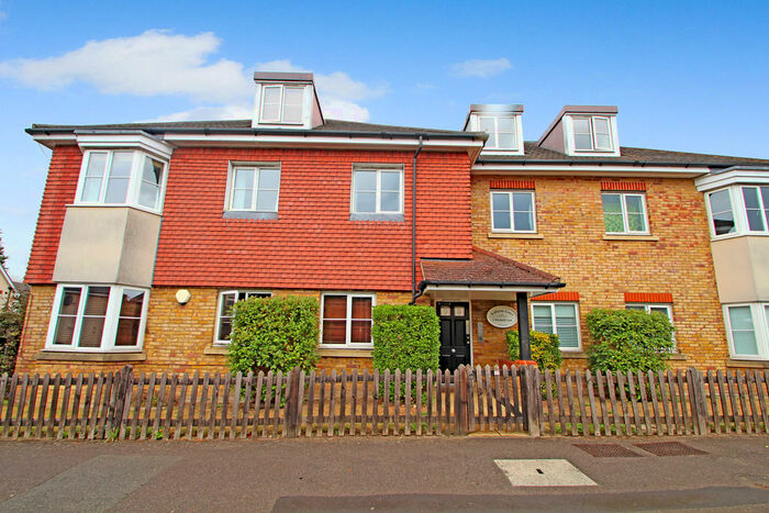 2 Bedroom Apartment To Rent In Windmill Lane, Epsom, KT17