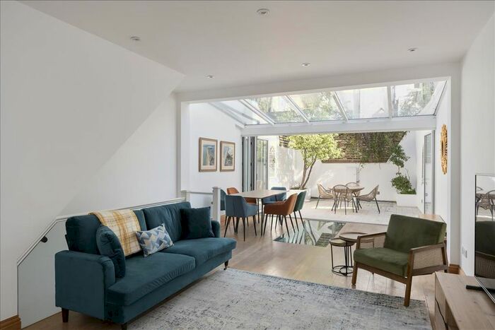 4 Bedroom Terraced House To Rent In Pottery Lane, London, W11