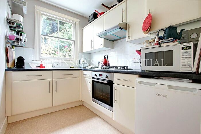 1 Bedroom Maisonette To Rent In Glenville Avenue, Enfield, Middlesex, EN2