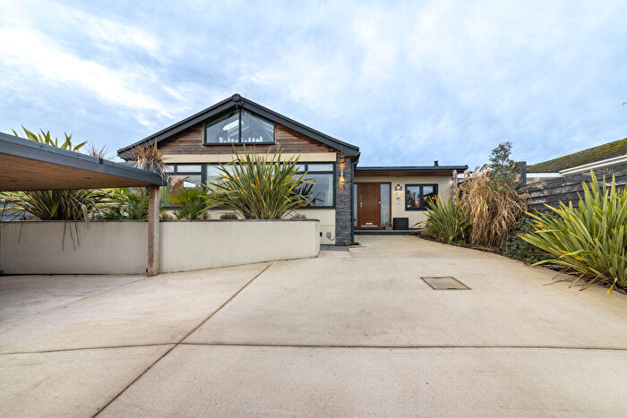 3 Bedroom Link Detached House For Sale In Sunnyridge Avenue, Marford, Wrexham, LL12