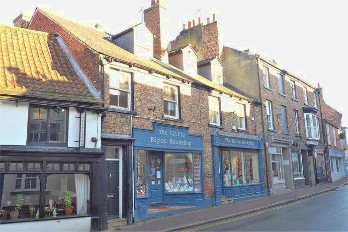 2 Bedroom Flat To Rent In A Westgate Ripon, HG4