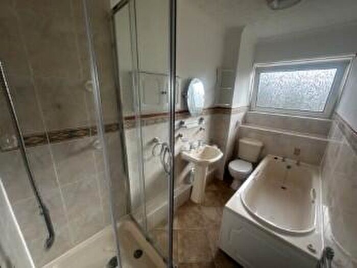 2 Bedroom Flat To Rent In Arnprior Road, Glasgow, G45