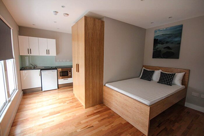 Studio To Rent In Harrow Road, London, W10