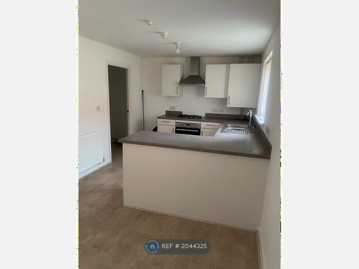 3 Bedroom Terraced House To Rent In Central Boulevard, Canterbury, CT3