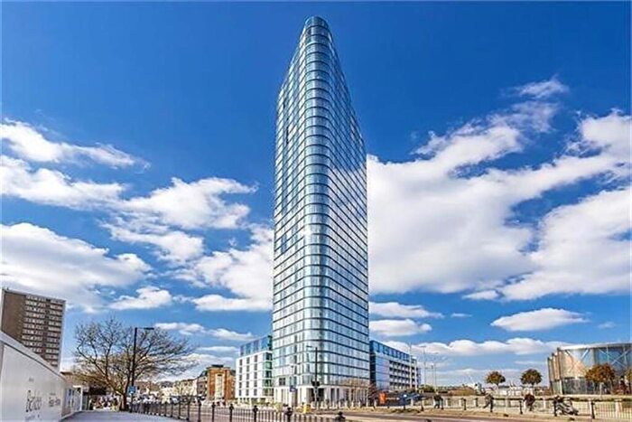 1 Bedroom Apartment For Sale In Chronicle Tower, Angel, Islington, City Road, London, EC1V