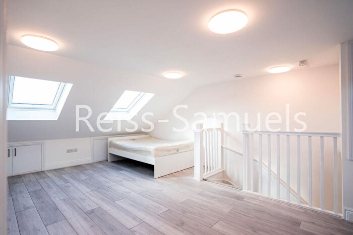 6 Bedroom Semi-Detached House To Rent In Ambassador Square, London, E14