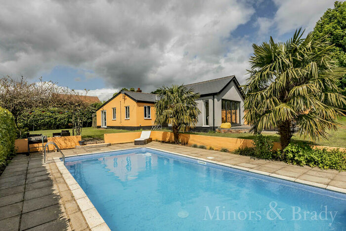 4 Bedroom Detached Bungalow For Sale In Fen Street, Old Buckenham, NR17