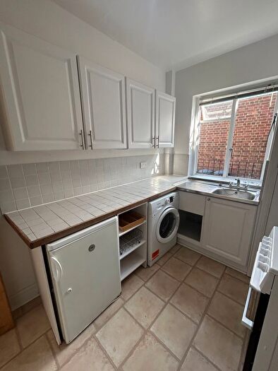 1 Bedroom Flat To Rent In Mount View Road, London, N4