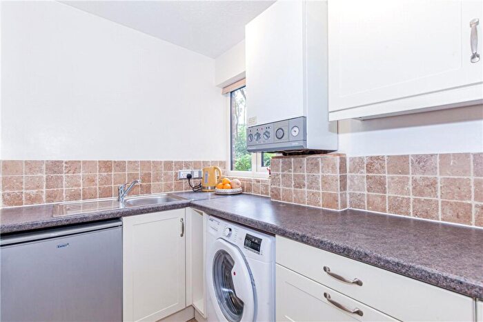2 Bedroom Apartment To Rent In Sunderland Avenue, Oxford, Oxfordshire, OX2
