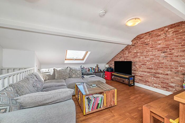 2 Bedroom Flat For Sale In Stansfield Road, London, SW9