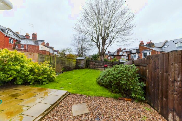 2 Bedroom Flat To Rent In Walm Lane, Willesden Green, NW2