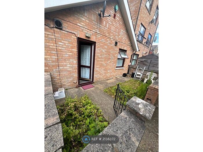 1 Bedroom Flat To Rent In Kays Court, Enfield, EN3