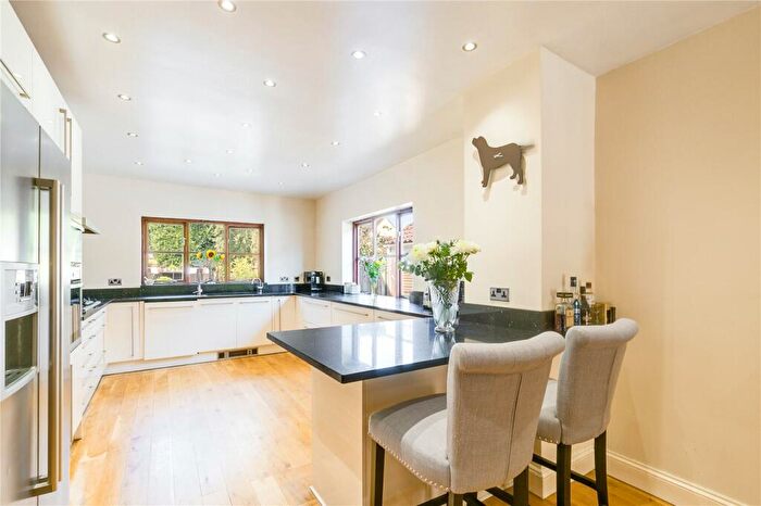 4 Bedroom Detached House For Sale In Robbery Bottom Lane, Oaklands, Welwyn, Hertfordshire, AL6