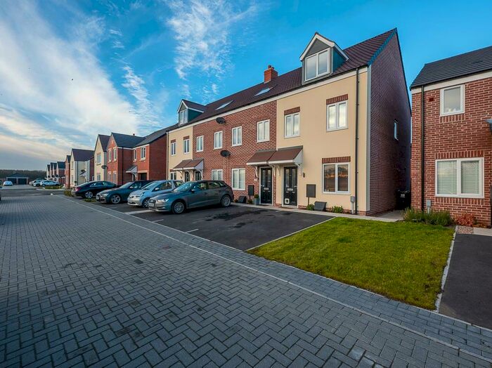 3 Bedroom Semi-Detached House To Rent In Brambling Road, Stoke Bardolph, NG14