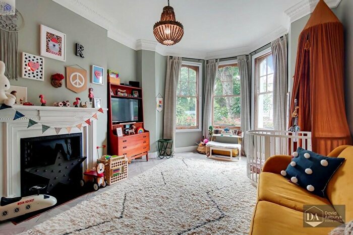 2 Bedroom Apartment To Rent In Priory Road, Crouch End, London, N8