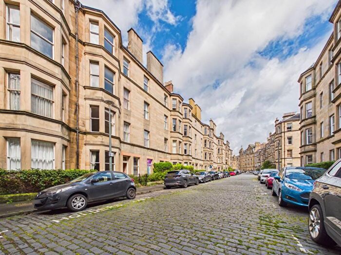 4 Bedroom Apartment To Rent In Bruntsfield Gardens, Edinburgh, EH10