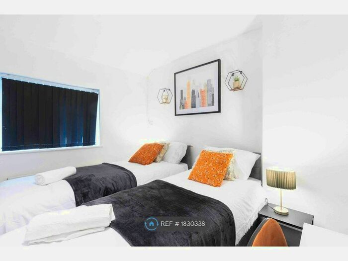 3 Bedroom Terraced House To Rent In Osmondthorpe Lane, Leeds, LS9