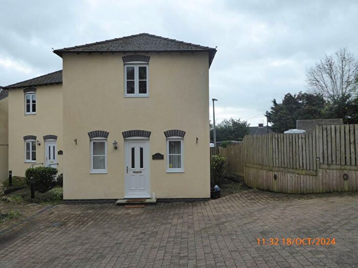 2 Bedroom Property To Rent In Llys Ystrad, Johnstown, Carmarthen, SA31