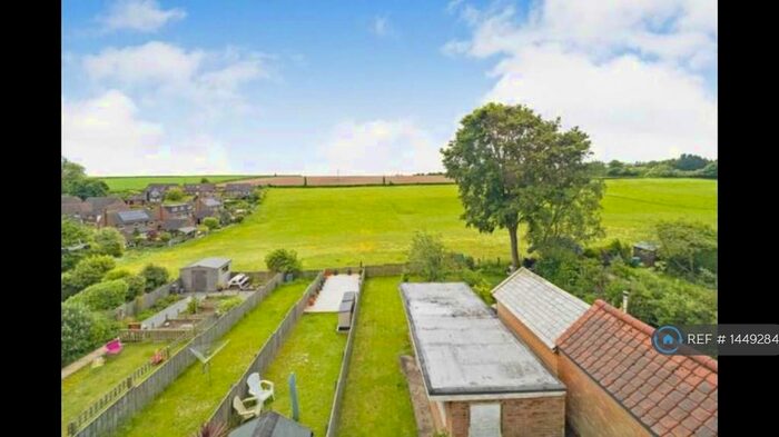 2 Bedroom End Of Terrace House To Rent In Old Village Road, Little Weighton, HU20