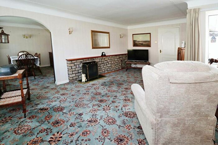 2 Bedroom Detached Bungalow For Sale In Broadmead, Heswall, CH60