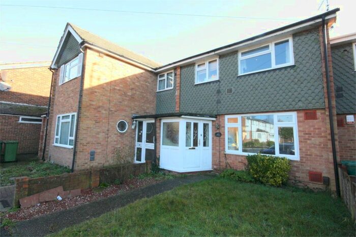 3 Bedroom End Of Terrace House To Rent In Benen-Stock Road, Staines, TW19