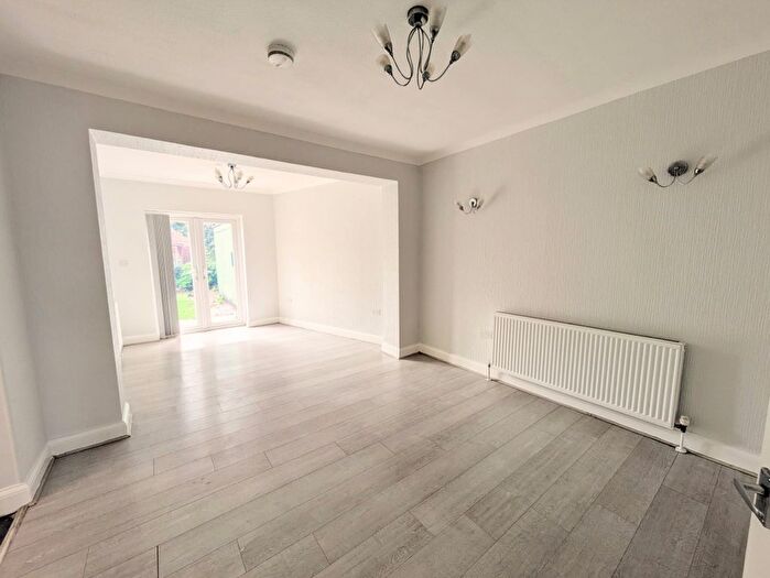 3 Bedroom Semi-Detached House To Rent In Gaysham Avenue, Gants Hill, IG2