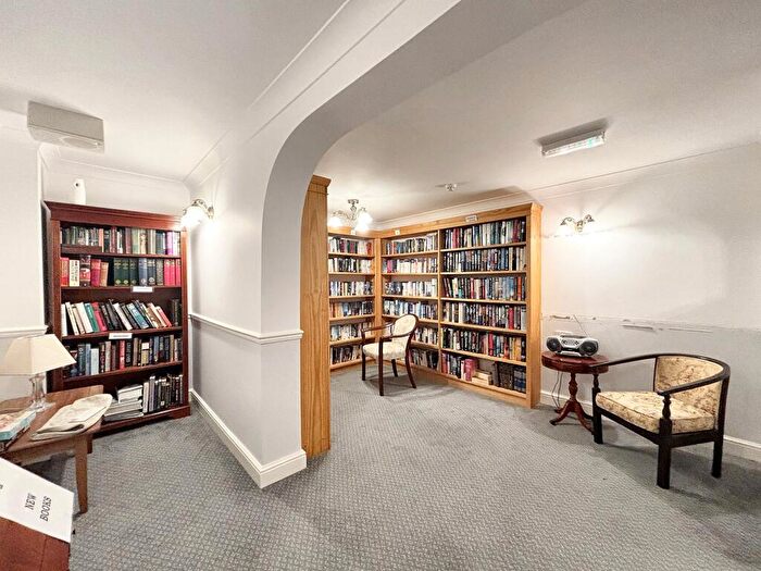 1 Bedroom Flat For Sale In Millbay Road, Wesley Court, PL1