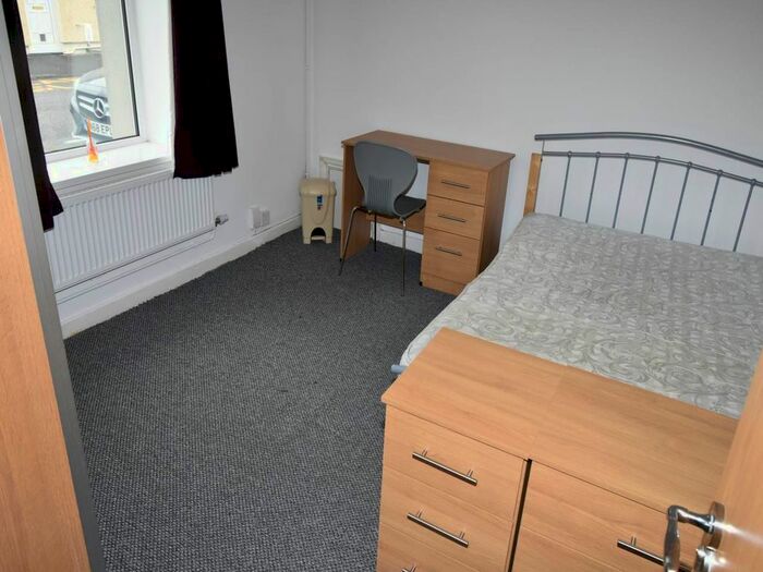 4 Bedroom Property To Rent In Fleet Street, Sandfields, City Centre, Swansea, SA1