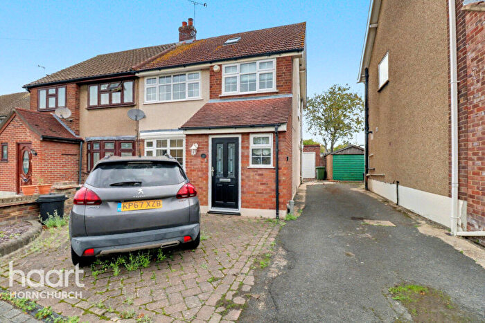 3 Bedroom Semi Detached House For Sale In Hampshire Road, Hornchurch, RM11