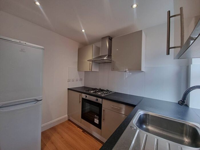 1 Bedroom Detached Bungalow To Rent In Burghley Road, Turnpike Lane, N8