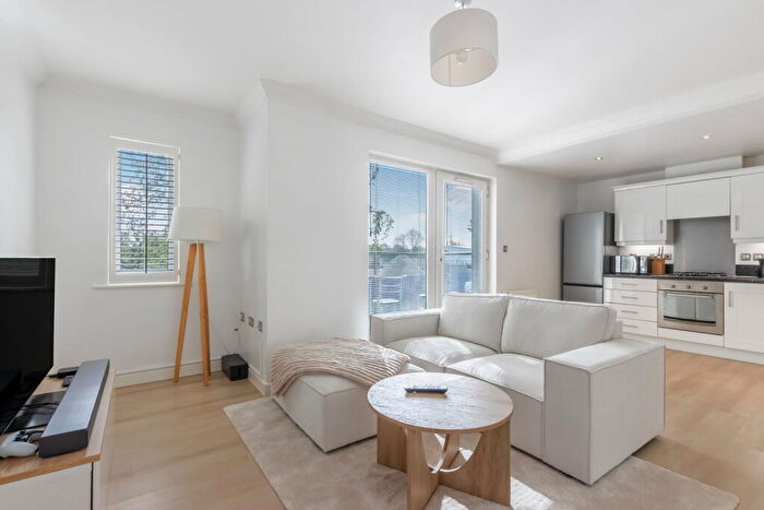 1 Bedroom Flat For Sale In Navigation House, Byron Road, Addlestone, KT15