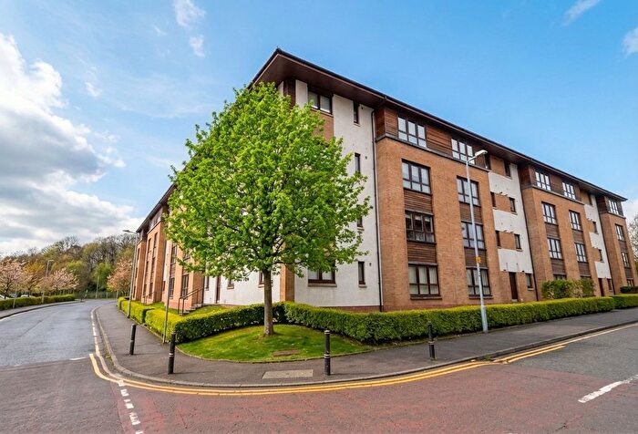 2 Bedroom Flat For Sale In Saucel Crescent, Paisley, Renfrewshire, PA1
