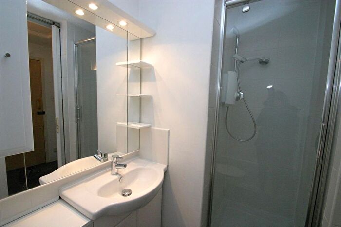 Studio To Rent In Palmerston Road, London, SW19