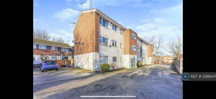 2 Bedroom Flat To Rent In Roselands Court, Birkenhead, CH42