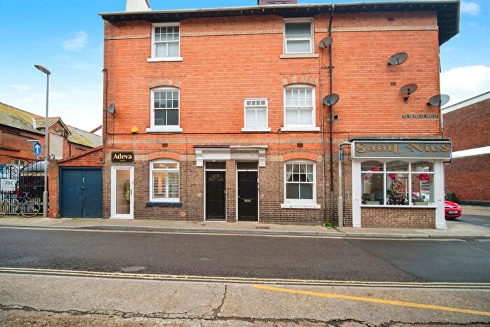 1 Bedroom Flat To Rent In Town Centre Flat - Weymouth, DT4