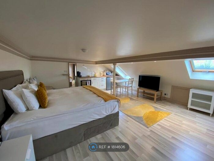 Studio To Rent In Harlestone Road, Northampton, NN5