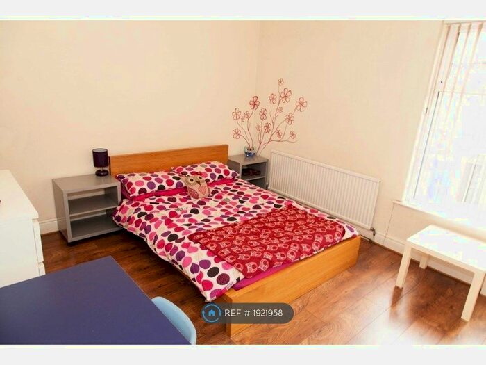 4 Bedroom Terraced House To Rent In Shippey Street, Manchester, M14