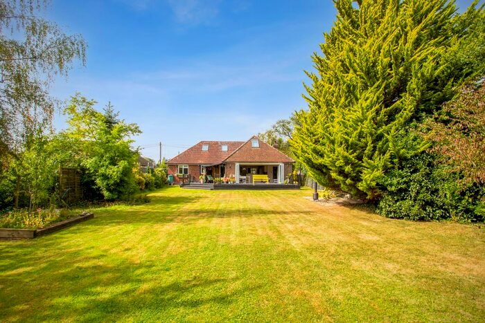 4 Bedroom Bungalow For Sale In Scabharbour Road, Weald, TN14