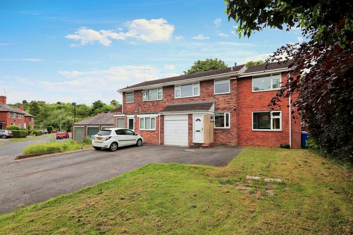 5 Bedroom Semi-Detached House To Rent In Laverdene Avenue, Sheffield, South Yorkshire, S17