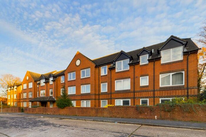 2 Bedroom Apartment To Rent In Southgate, Crawley, RH11