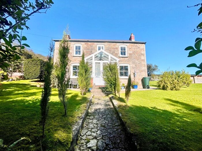 4 Bedroom Detached House For Sale In Bell Lake, Camborne, TR14