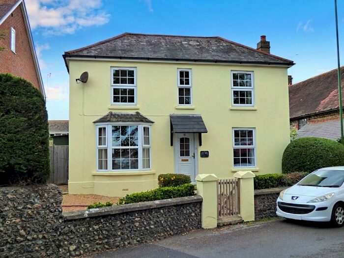 2 Bedroom Detached House To Rent In Sea Road, East Preston, BN16