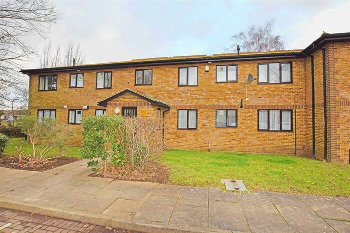 1 Bedroom Flat To Rent In Meresborough Road, Rainham, Gillingham, ME8