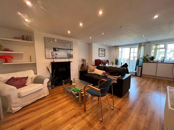 3 Bedroom Flat To Rent In York Grove, Peckham, London, SE15