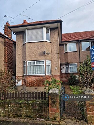 2 Bedroom Maisonette To Rent In Berkley Close, Ruislip, HA4