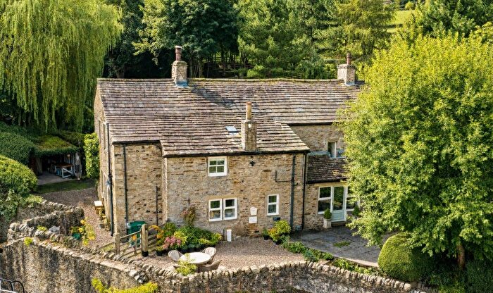 4 Bedroom Semi-Detached House For Sale In Woodside Lane, Cononley, Keighley, North Yorkshire, BD20