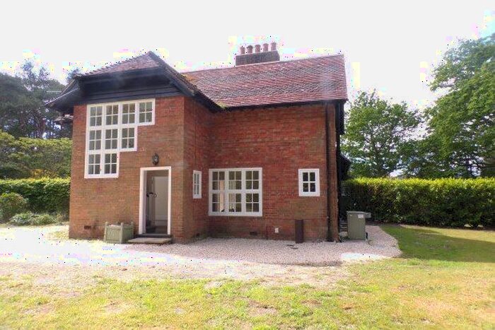 3 Bedroom Property To Rent In The Hummicks, Dock Lane, Beaulieu, Brockenhurst, SO42